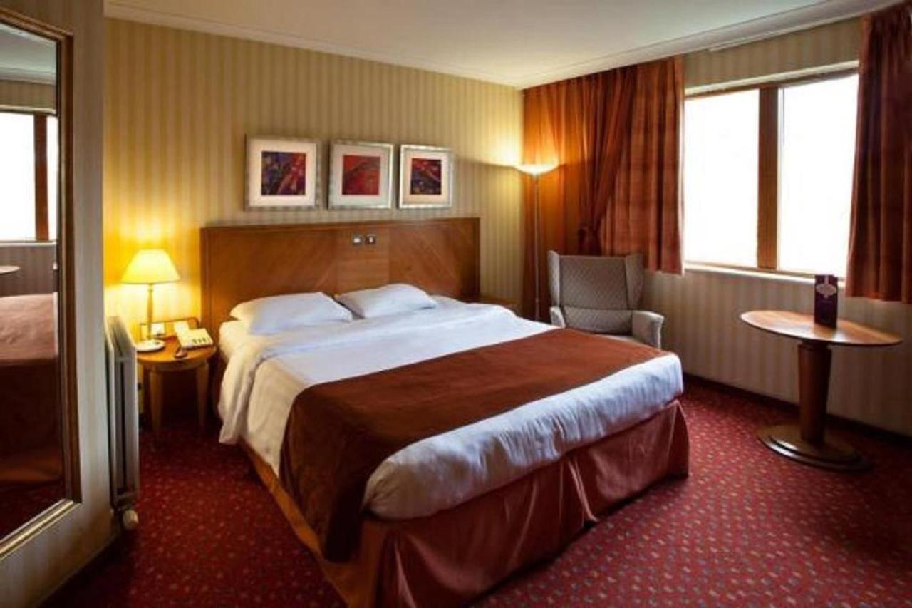 Britannia Daresbury Park Hotel & Spa Warrington Exterior foto